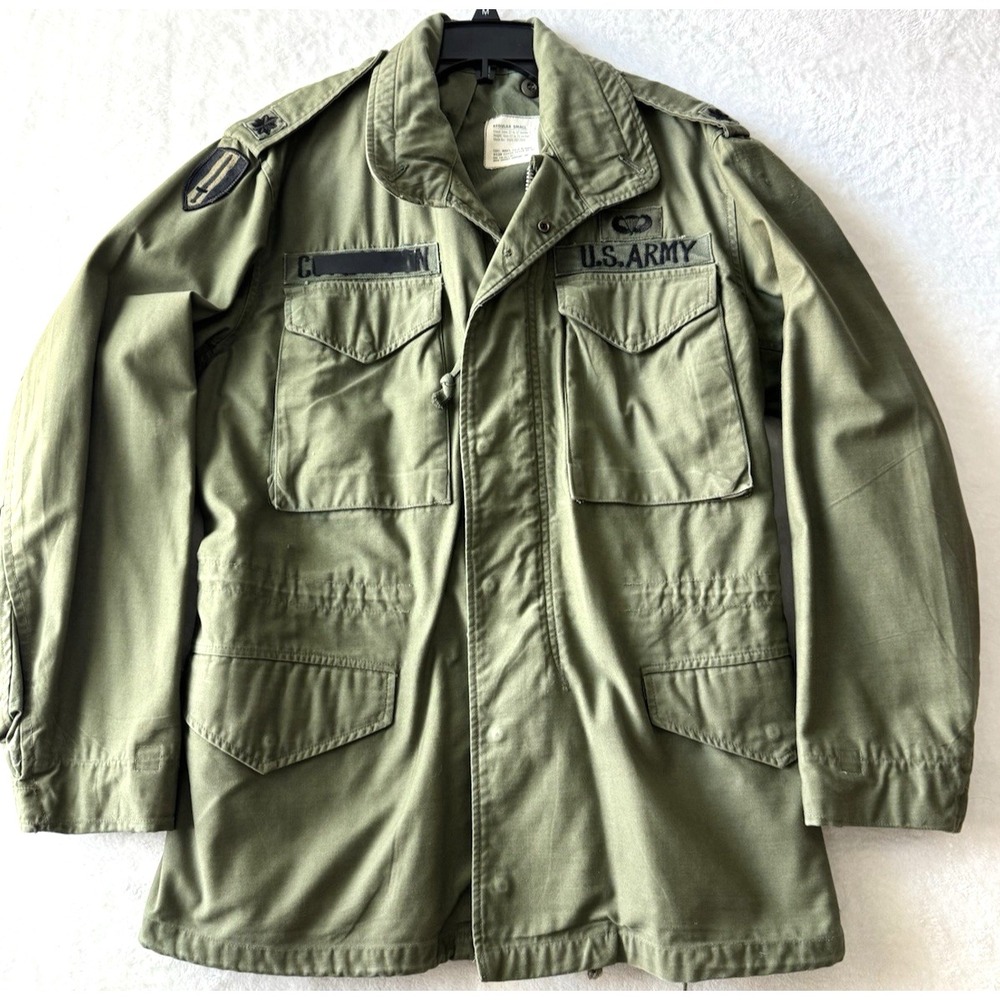 1968 Vietnam Era US Military OG-107 M65 Field Coat Jacket Small Regular Badges